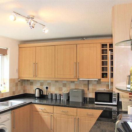 Homely And Budget Friendly 3 Bed House Sleeps 6 Free Parking! Milton Keynes Luaran gambar