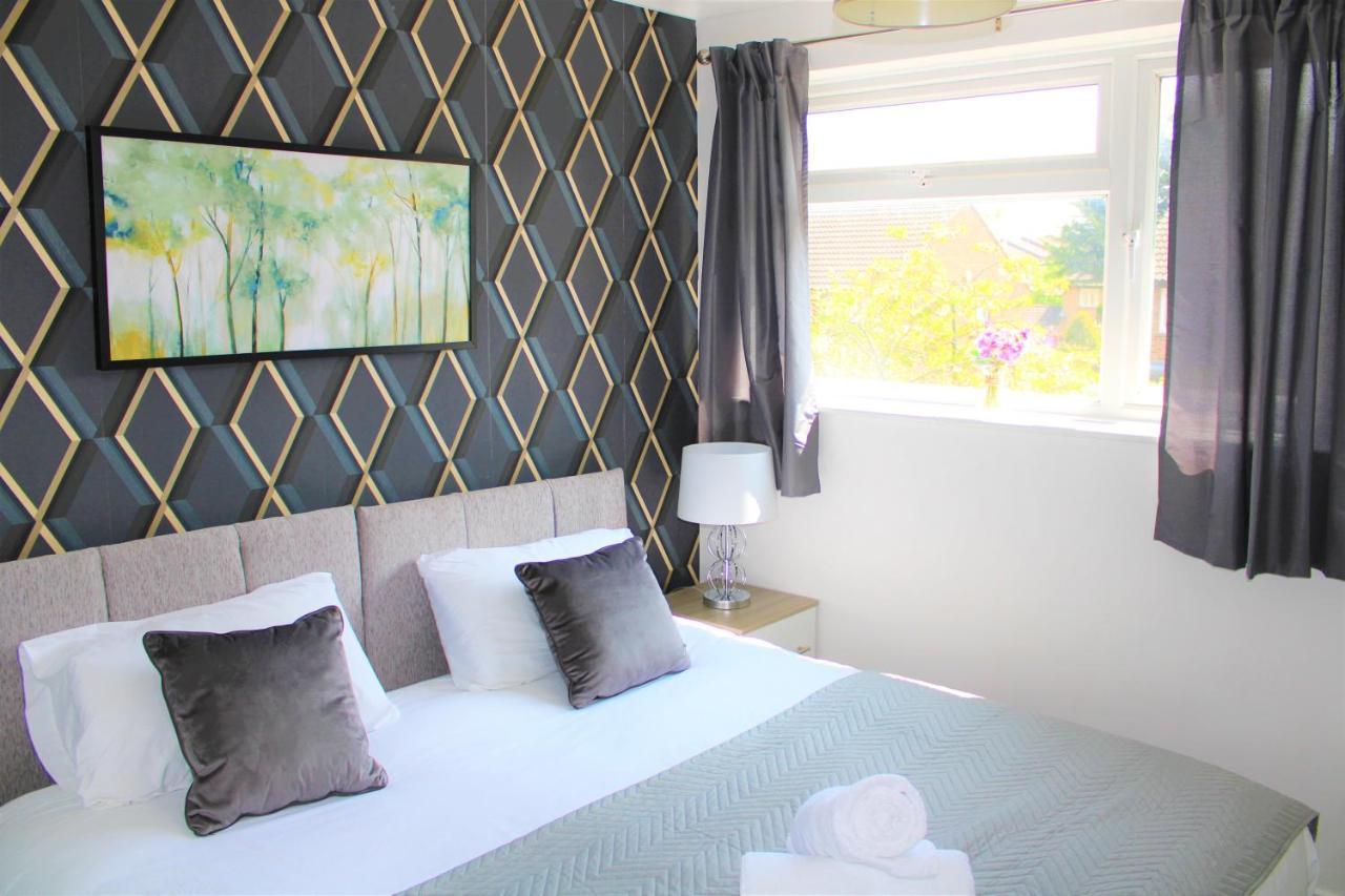 Homely And Budget Friendly 3 Bed House Sleeps 6 Free Parking! Milton Keynes Luaran gambar