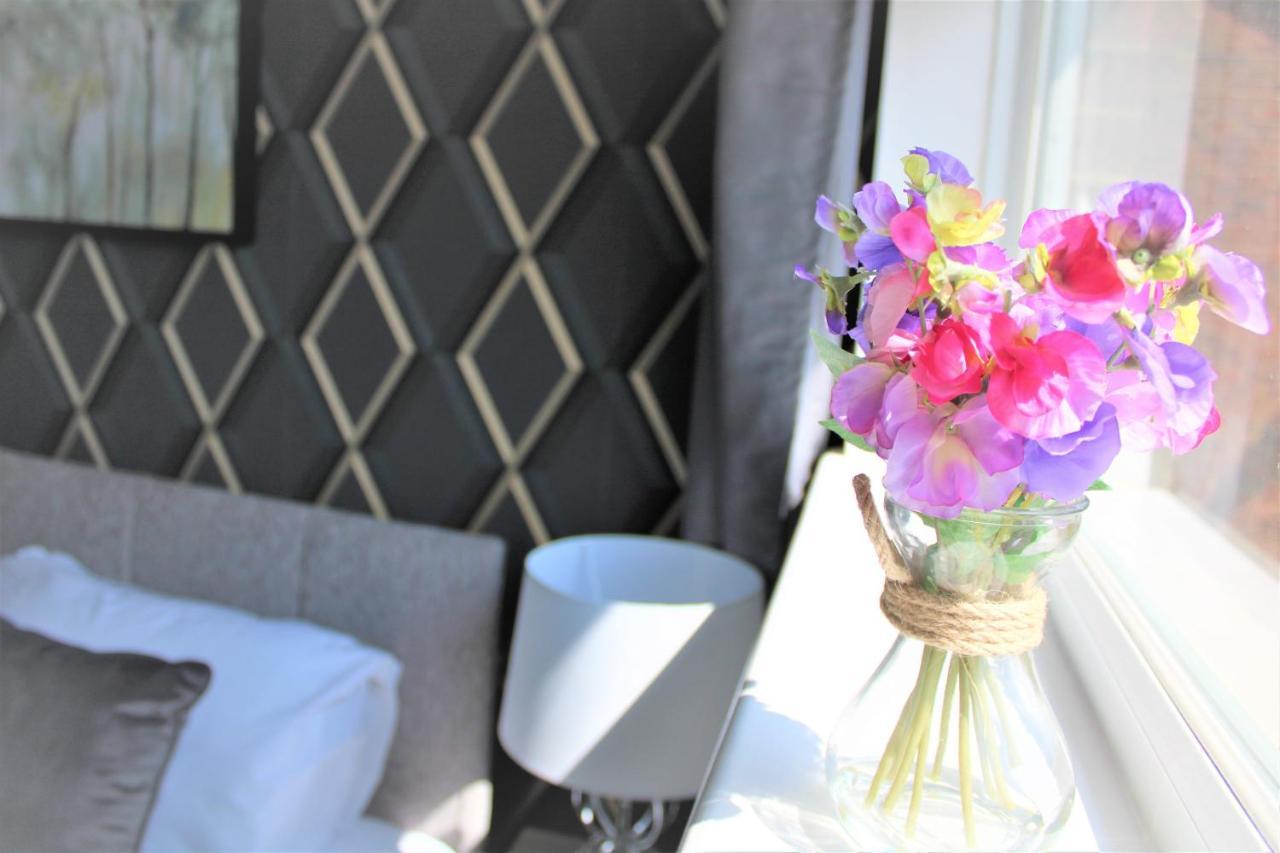 Homely And Budget Friendly 3 Bed House Sleeps 6 Free Parking! Milton Keynes Luaran gambar