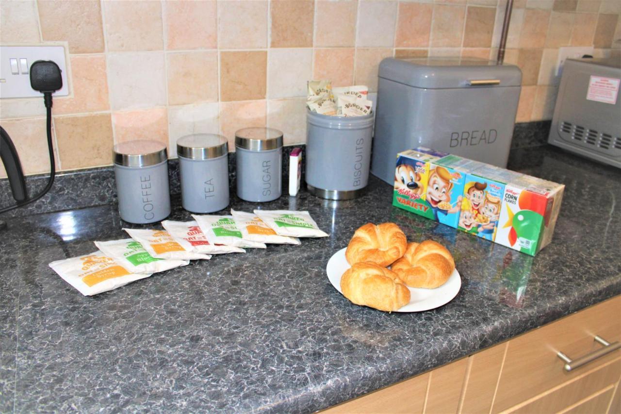 Homely And Budget Friendly 3 Bed House Sleeps 6 Free Parking! Milton Keynes Luaran gambar